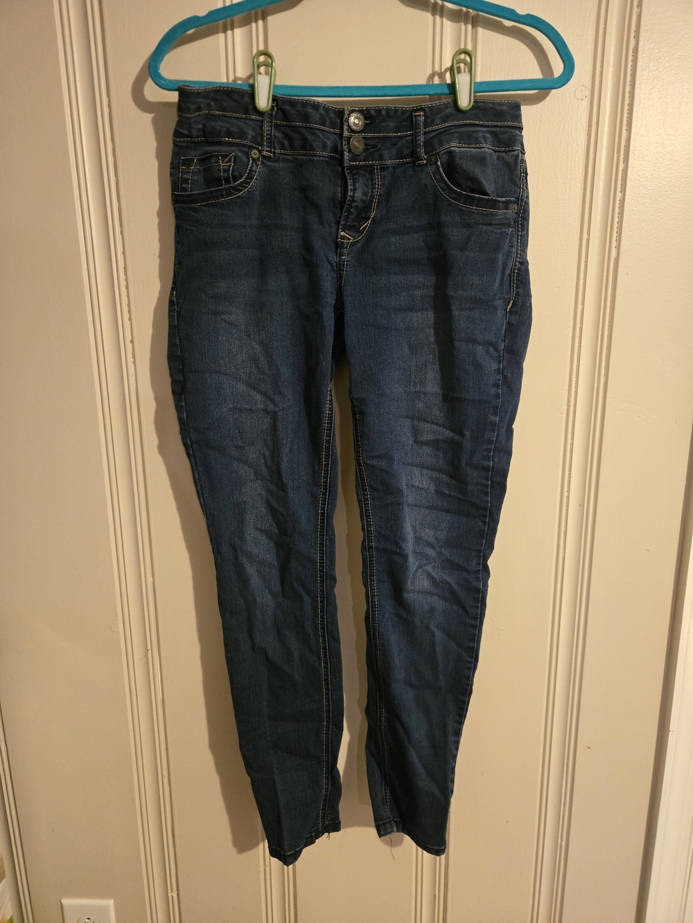 Wildflowers Skinny Jeans in Dark Blue Wash